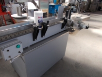 Automatic labeling machine up to 1400 b / s