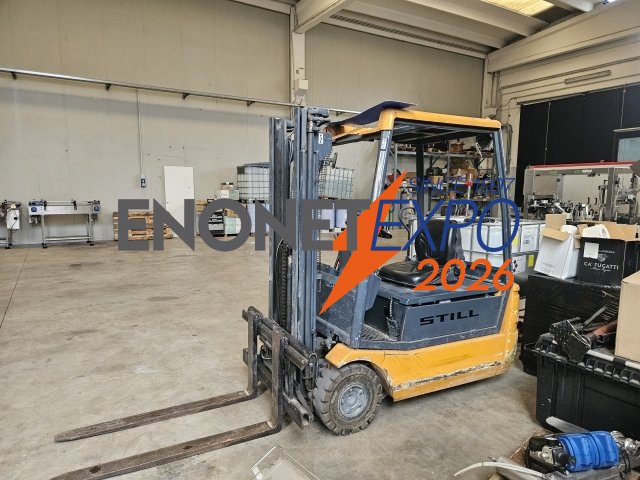 Elevatore elettrico still