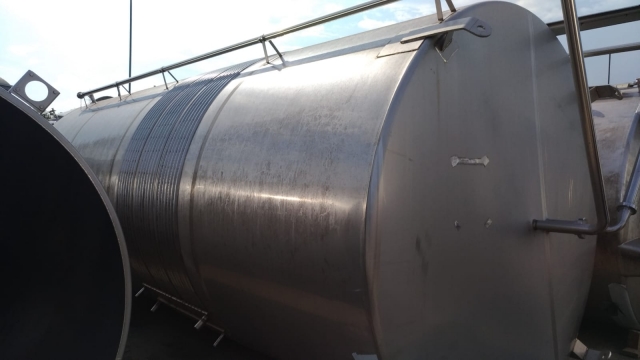 Storage tank hl 300 ready for insulation