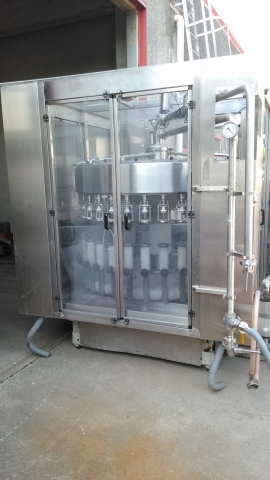 Light vacuum filling machine