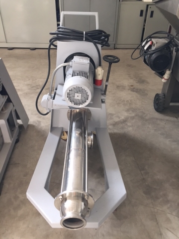 Wheeled mono pump