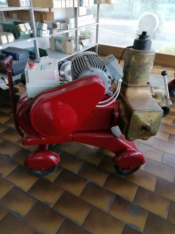 PISTON PUMP ON WHEELS MODEL 2C 400 MANZINI