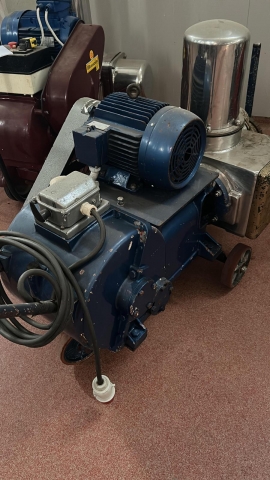 Piston pump 300 hl/h