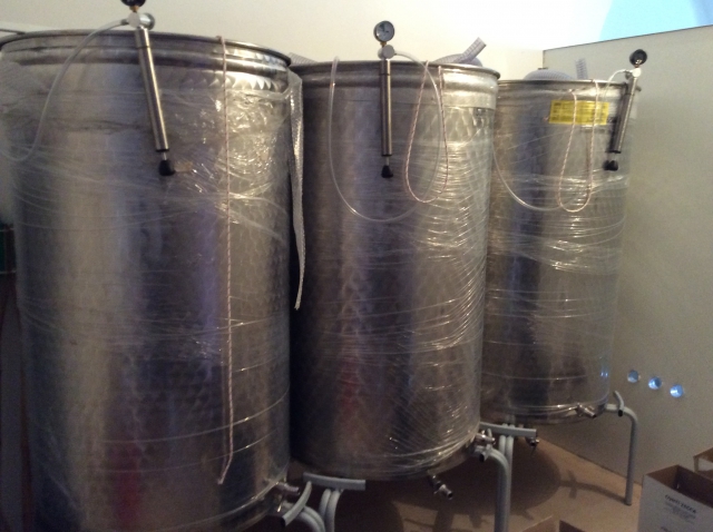 Stainless steel tanks, capacity hl 5