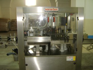 2 stations adhesive labeling machine