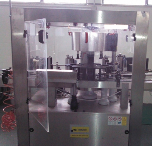 Complete bottling line for oil in glass bottles