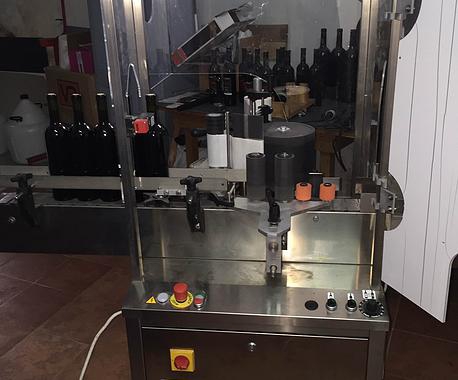 Enos labeling machine