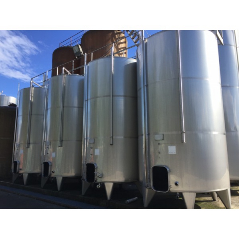 Vinification tanks, 150 hl