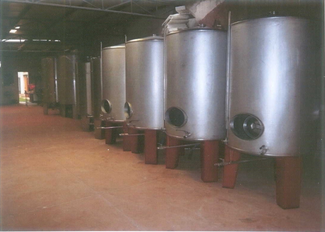 Batch of eight tanks