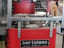 Capper bertolaso screw cap