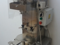 Semiautomatic capping machine