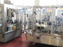 Linea completa vetro per alcool, distillati, olio, vino fermo usato