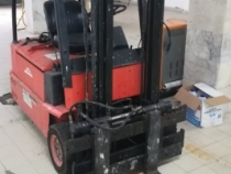 Electric forklift