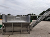 Steel grapes receiving tank