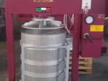 PRESSA VERTICALE IDRAULICA PER UVA 