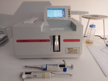 Enzyme analyzer