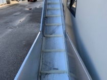 Elevating conveyor belt