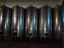 Lot of 5 100 hl stainless steel tanks