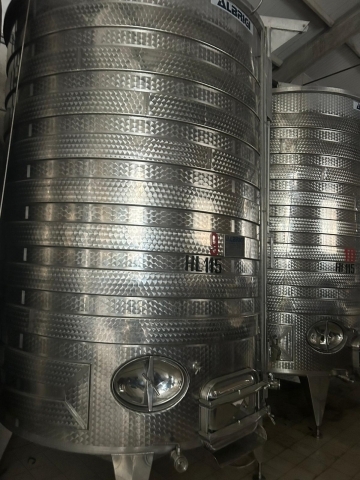 115 hl always-full stainless steel tanks