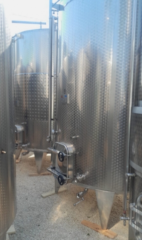 N.2 serbatoi da 70 hl termocondizionati in accioio inox