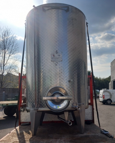 N.2 serbatoi da 33 hl in accioio inox termocondizionati 