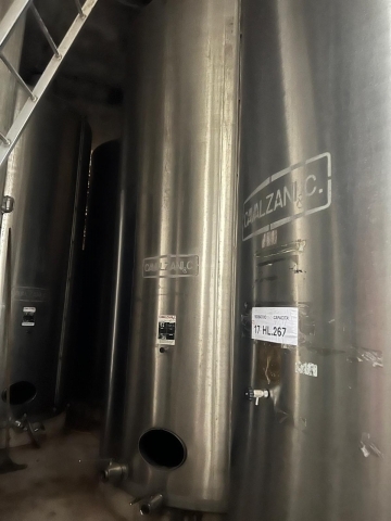 Serbatoio 267hl stoccaggio su basamento in acciaio inox